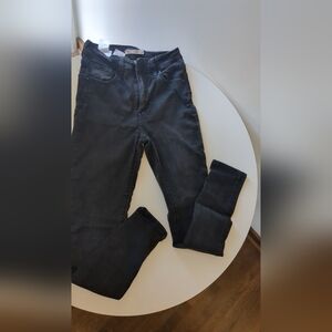 Levi's size 26 black skinny jeans